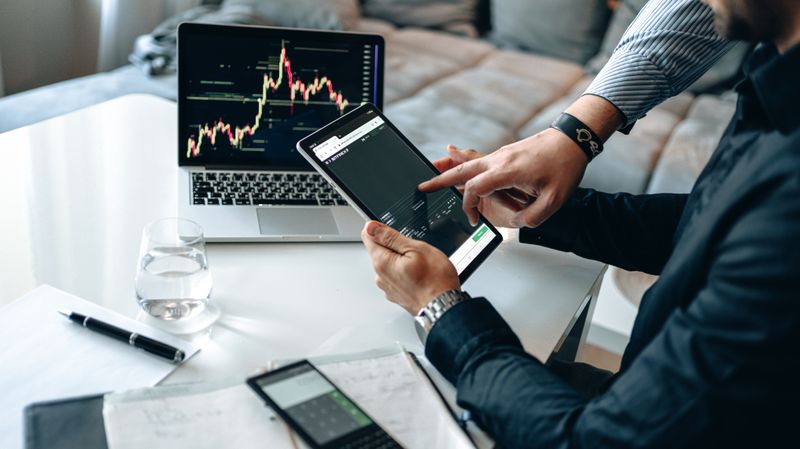 Vietnam stock market performance and investment flows in 2026