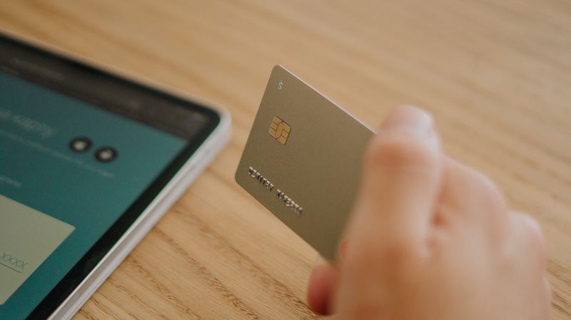 Paiement par carte lié aux conditions commerciales.