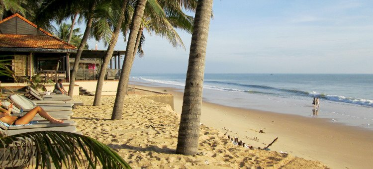 retraite au vietnam : beaucoup de retraités vivent au Vietnam sur de belles plages pour profiter de la vie