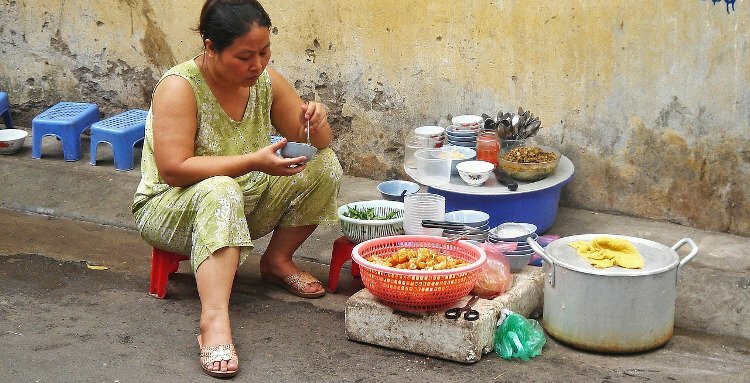 Salaires et revenus des vietnamiens locaux est faible au vietnam car c'est une pays émergent