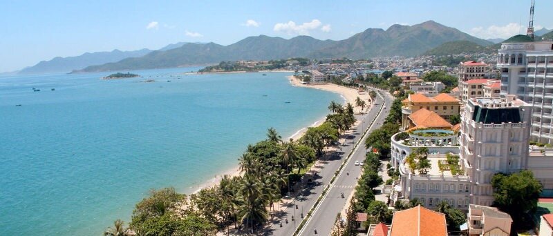  Nha Trang es una bonita ciudad de playa con paisaje muy popular para expatriados