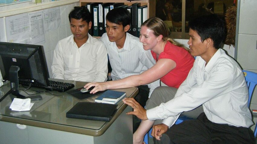 how to find an internship in marketing, sales or journalism in Cambodia