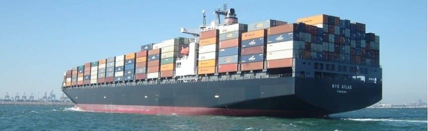 Move abroad by container boat across the sea from Europe or USA to Vietnam