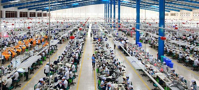 pros and cons of manufacturing in vietnam : electronics, carpet manufacturers, clothing, shoe