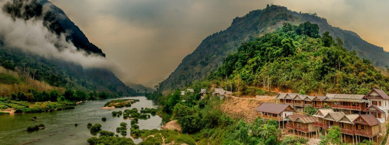 Beauté des paysages pour vivre au Laos : montages et temples