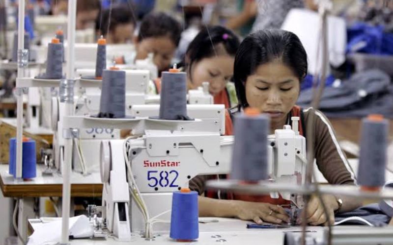 Coûts de la main-d'œuvre au Laos incluant les salaires, les avantages sociaux et les dépenses liées à l'emploi