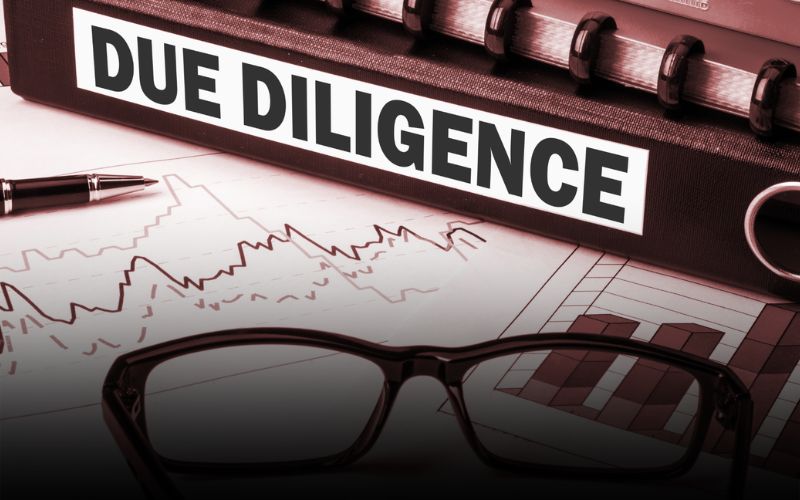 Dossier de due diligence et documents financiers.