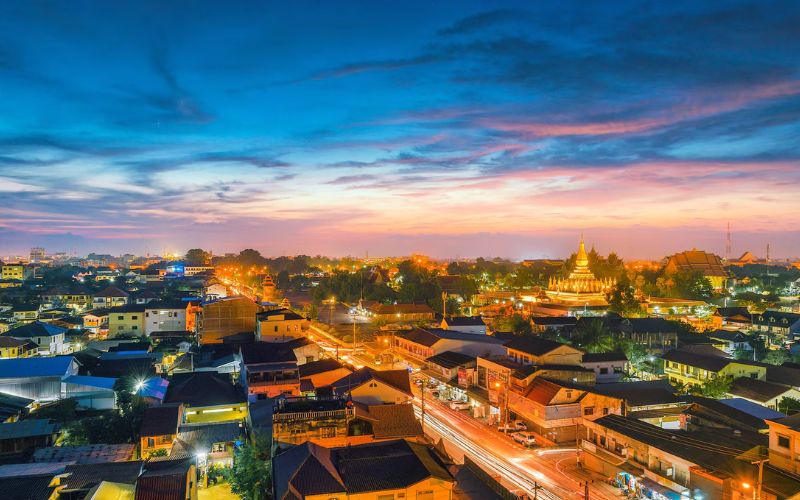 Vue d'ensemble du paysage de l'investissement au Laos, mettant en avant les opportunités économiques et les secteurs de croissance