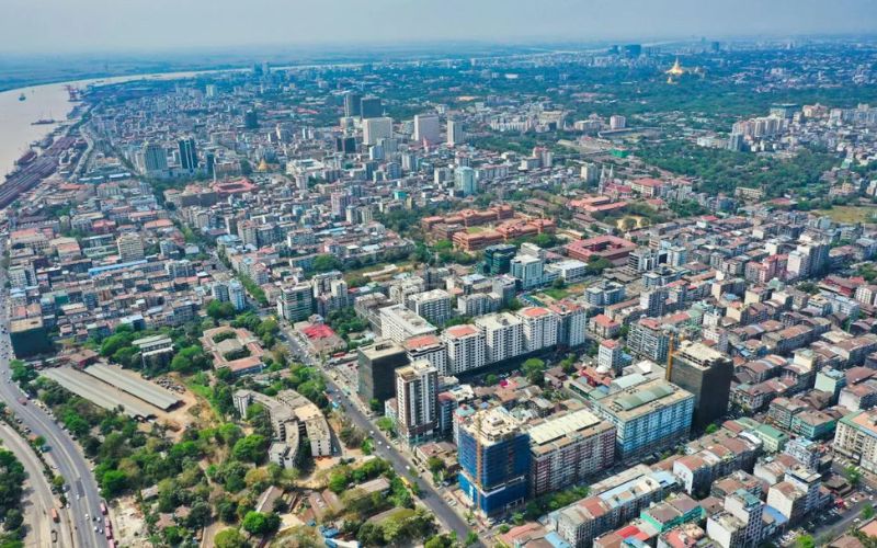 Vue d'ensemble du paysage de l'investissement au Myanmar mettant en avant les opportunités économiques et les secteurs clés