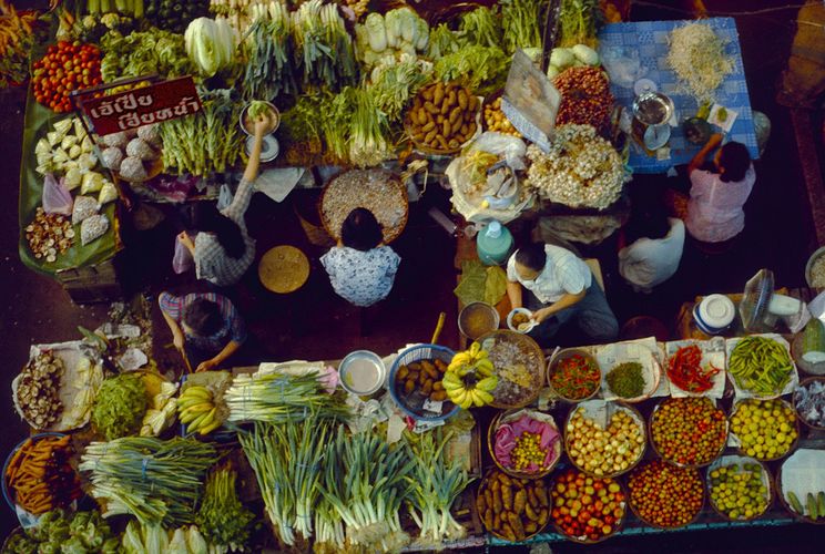 Aerial view of a fresh produce market in Thailand.