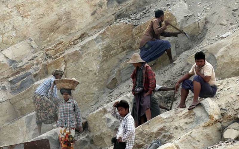 Secteur minier au Myanmar mettant