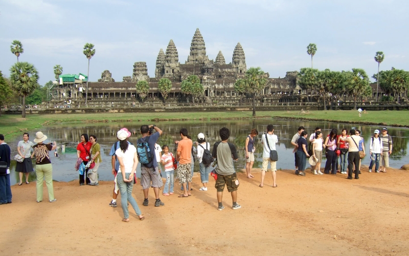 Cambodia's legal framework and investment incentives covering foreign investment regulations, tax benefits, business registration, licensing, and investment support.