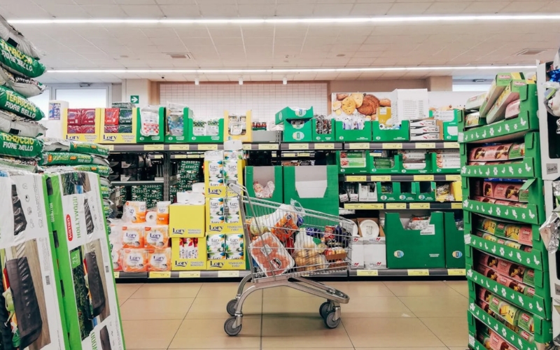 Consumer goods and retail sector in Thailand highlighting domestic demand, retail expansion, and market opportunities
