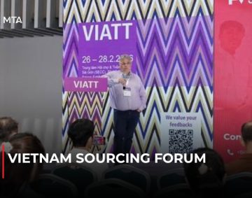 Business professionals networking at the Vietnam Sourcing Forum